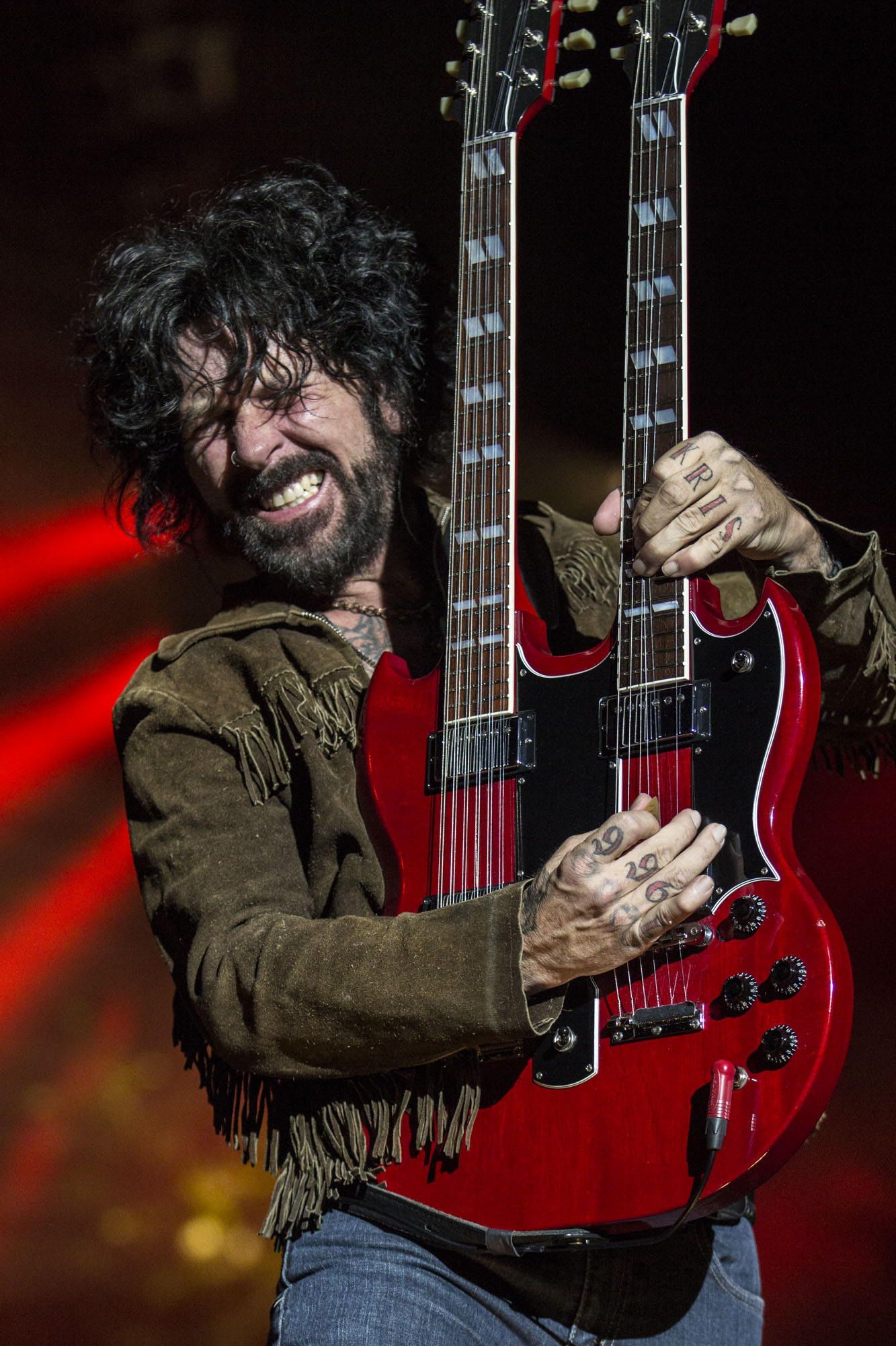 “Raiding the Rock Vault” Announces Tracii Guns Performance Dates in October and November